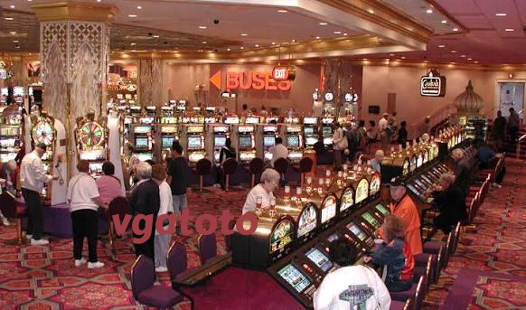 qq777slot editorial visual